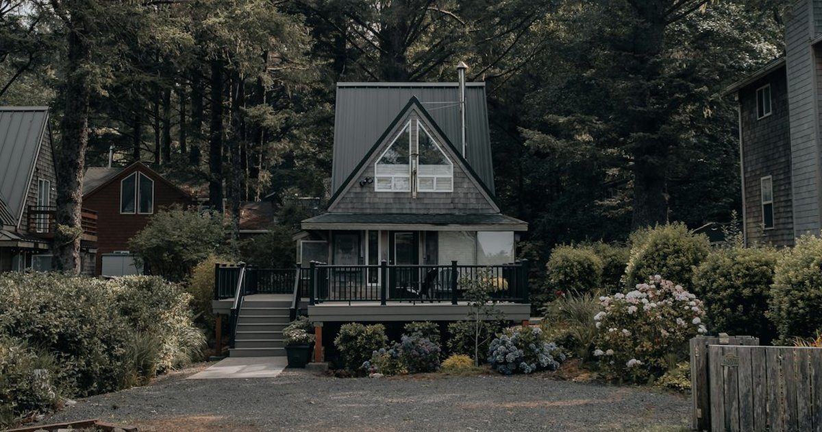 Oregon Divorce: Should You Keep or Sell the House?